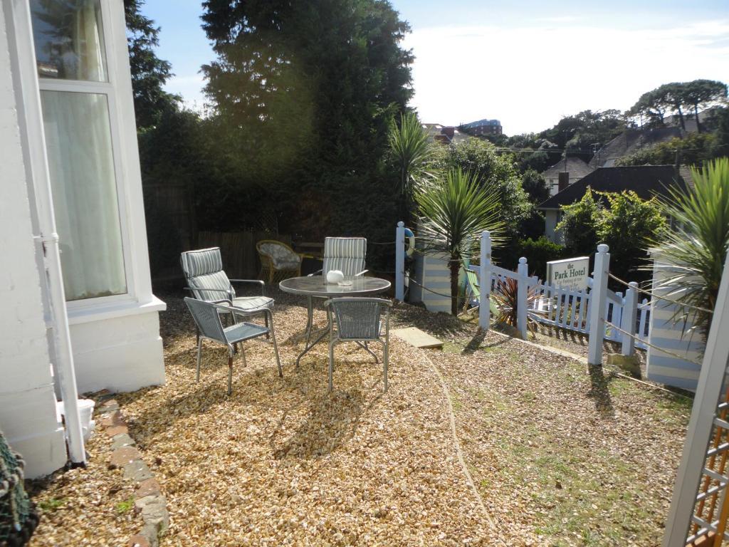 Waves In Bed and Breakfast Bournemouth Eksteriør billede
