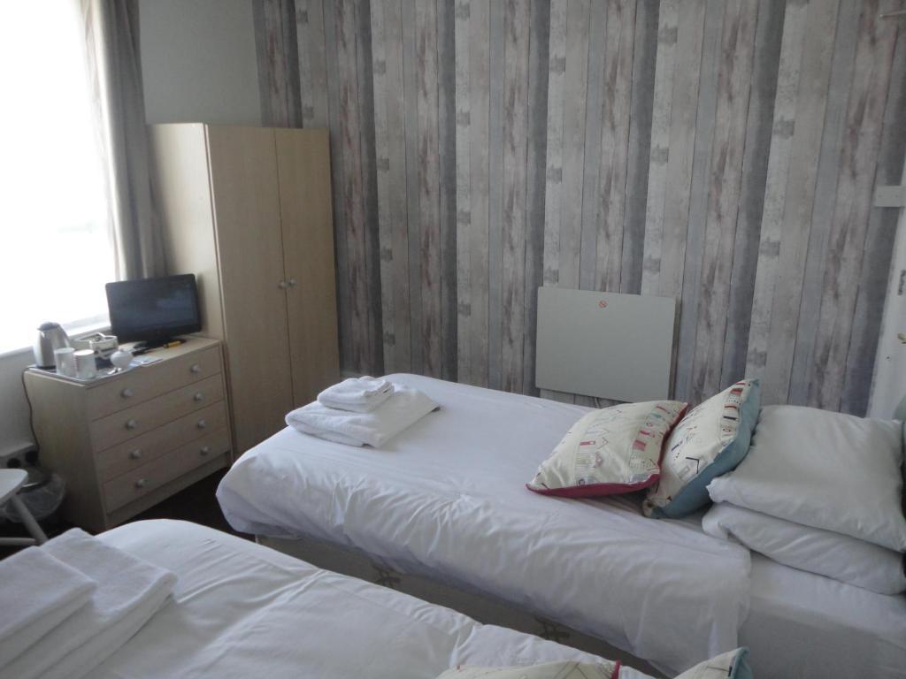 Waves In Bed and Breakfast Bournemouth Eksteriør billede