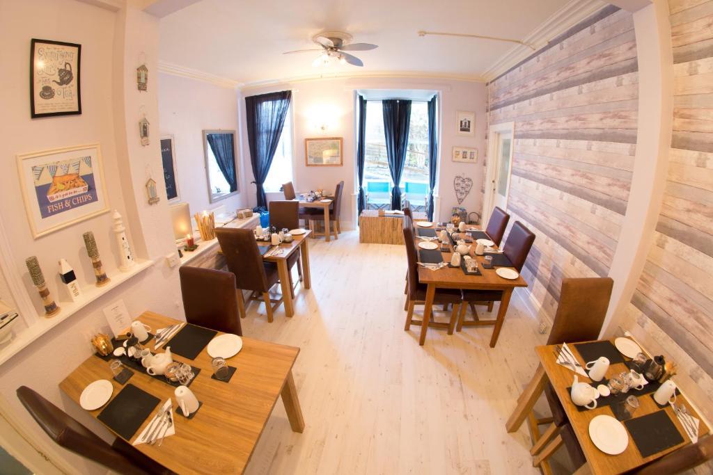 Waves In Bed and Breakfast Bournemouth Eksteriør billede